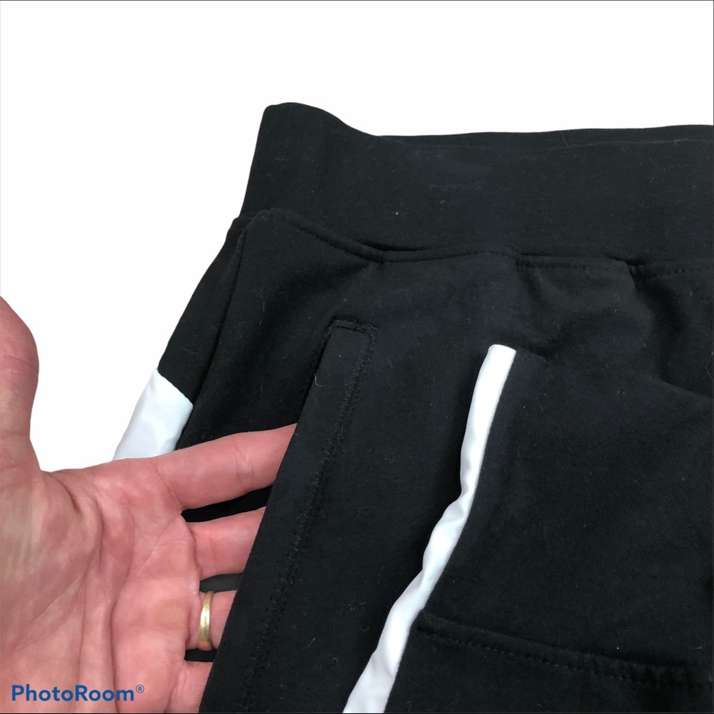 Avia pocketed cropped black drawstring joggers - Picture 2 of 9